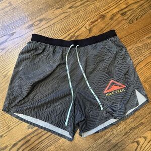 Nike Trail Black & Gray Patterned Running Shorts | Women’s Size Large